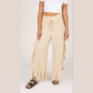 NWT Sound/Style Women's Crop Pants With A Open Ruffle On The Sides  Size M